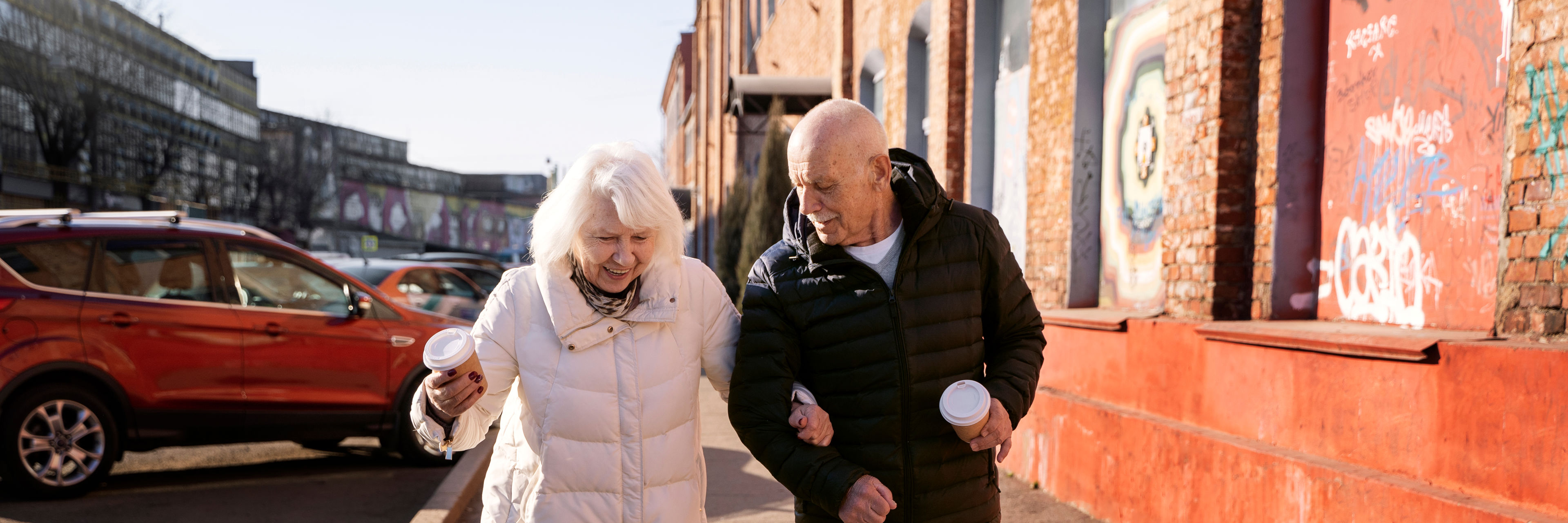 Seniorer går en tur