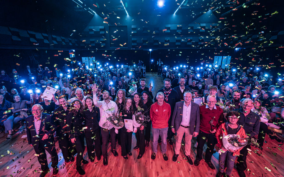 Gruppebillede af de glade prismodtagere 1. marts 2024