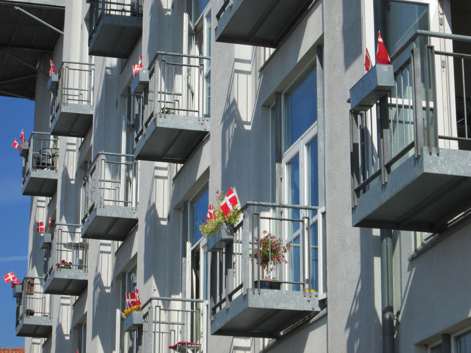 Frøavlen Flag på altanerne